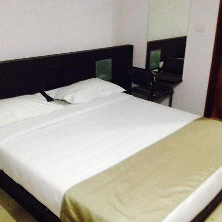 Aston Service Apartment 벵갈루루 외부 사진