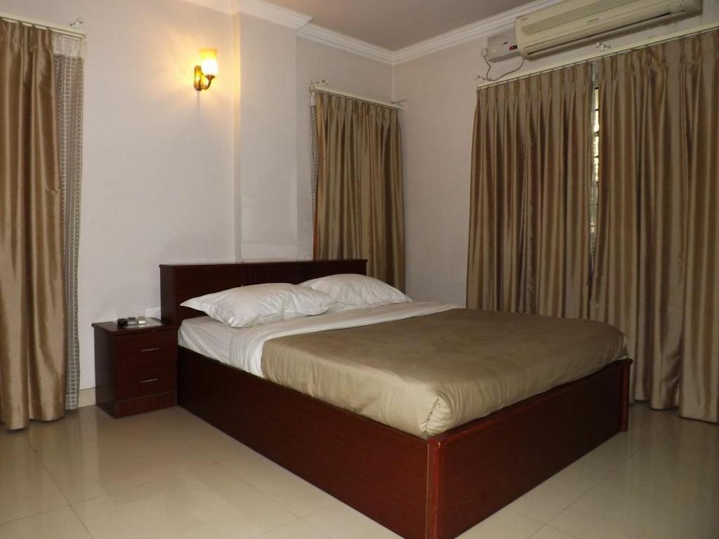 Aston Service Apartment 벵갈루루 외부 사진